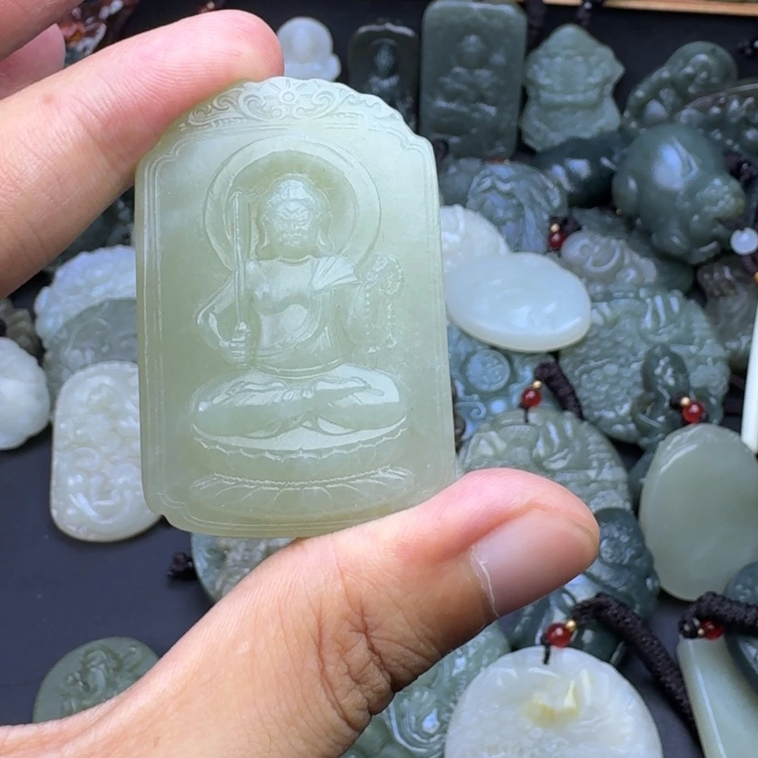 颈饰未镶嵌和田玉