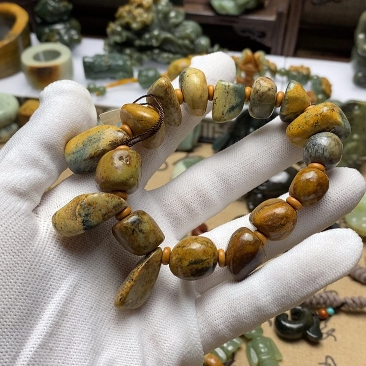 岫岩河磨玉（透闪石质玉）挂件未镶嵌