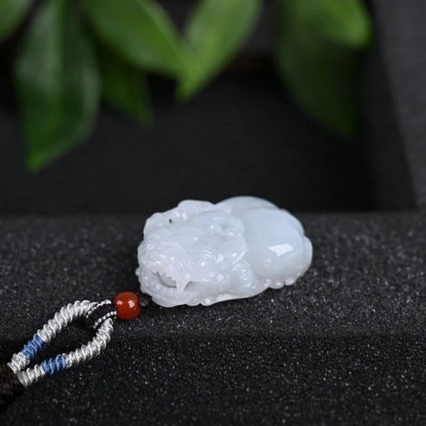 天然翡翠貔貅挂件（YW9400）