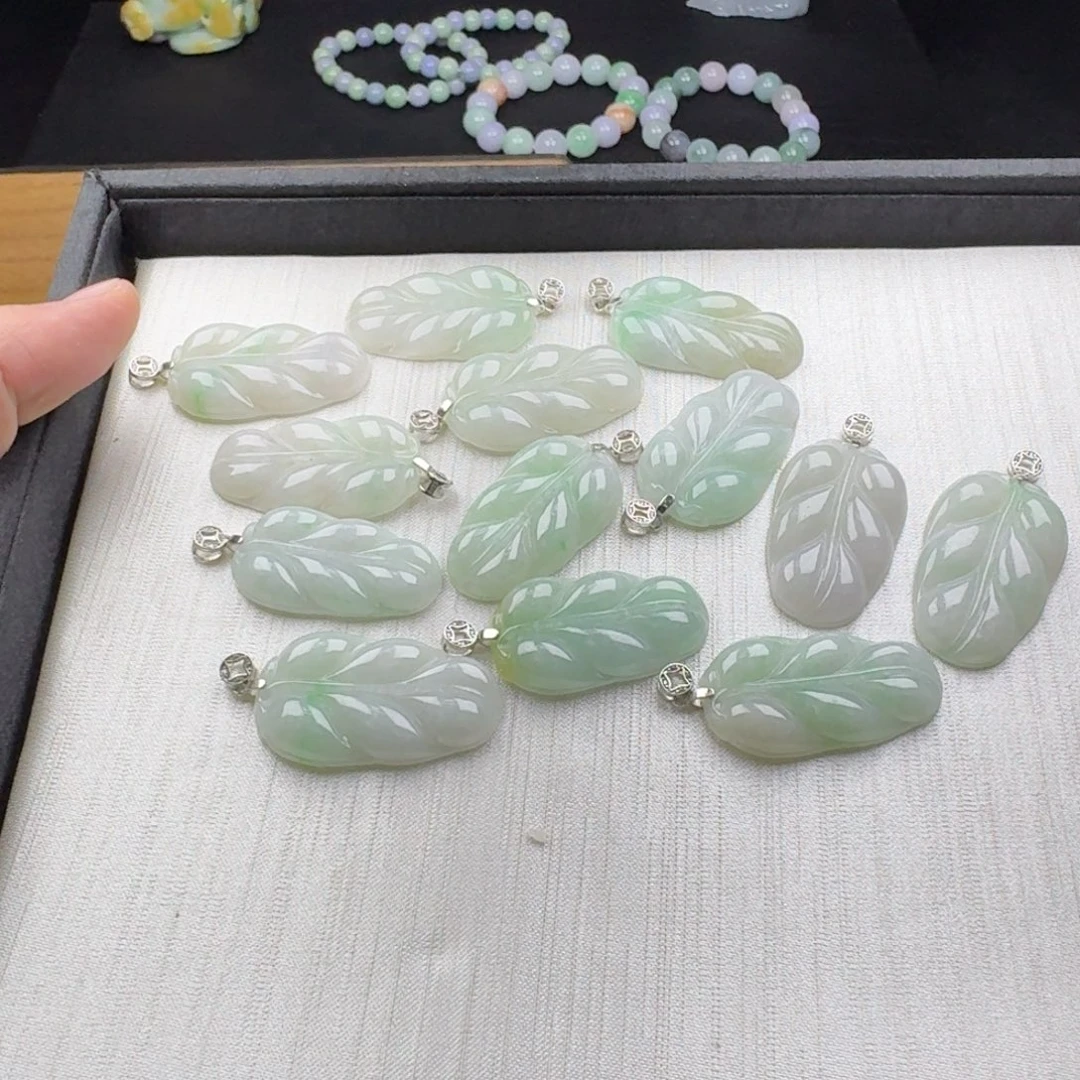 翡翠未镶嵌颈饰多样性发货一个