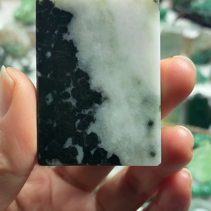 独山玉未镶嵌吊坠