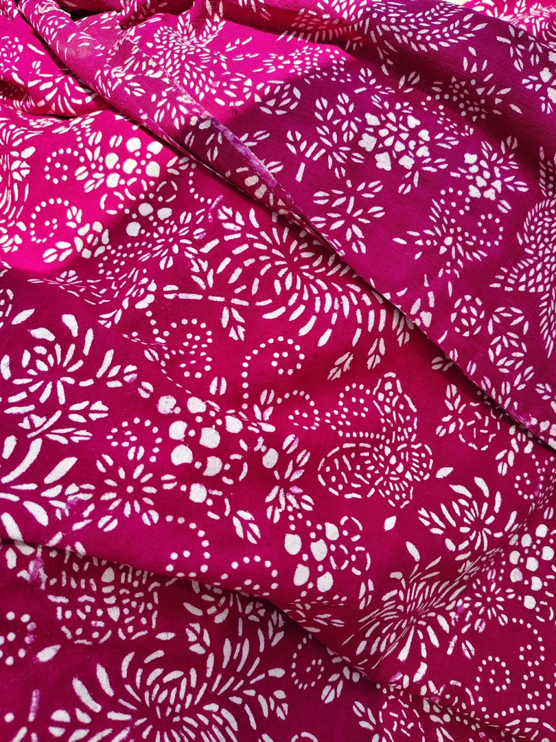 过去的丝绸红色印染布