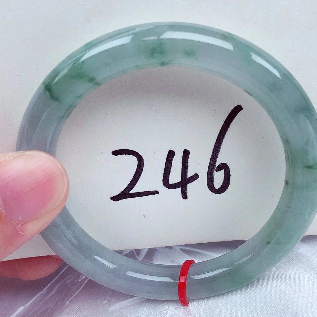 翡翠未镶嵌手镯翡翠