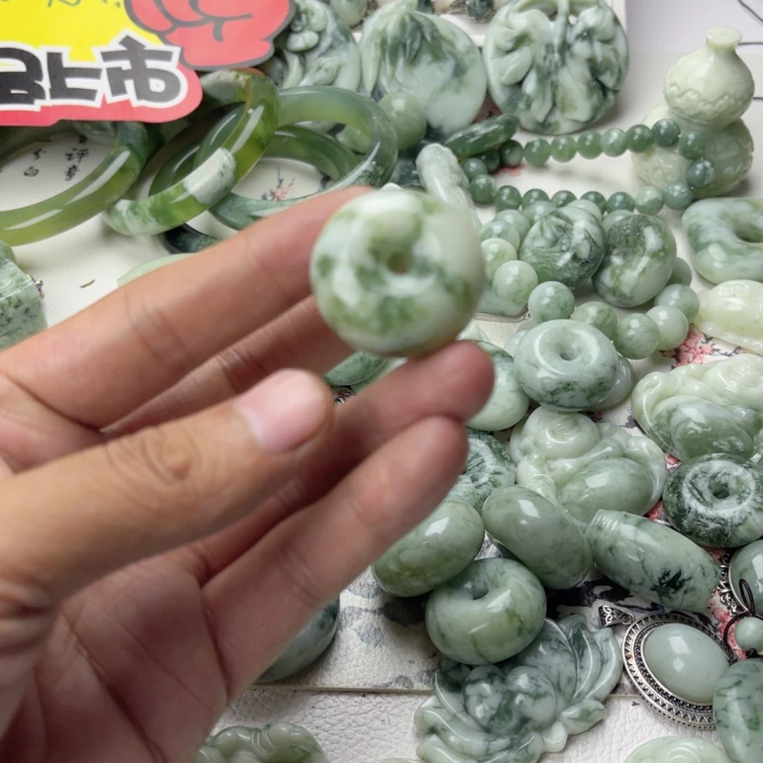 C***o蛇纹石玉未镶嵌颈饰