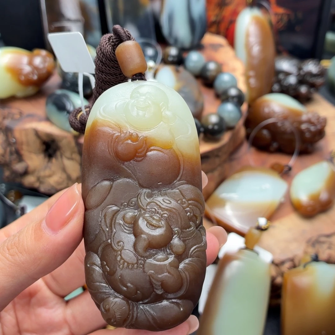 鹿***-和田玉未镶嵌颈饰