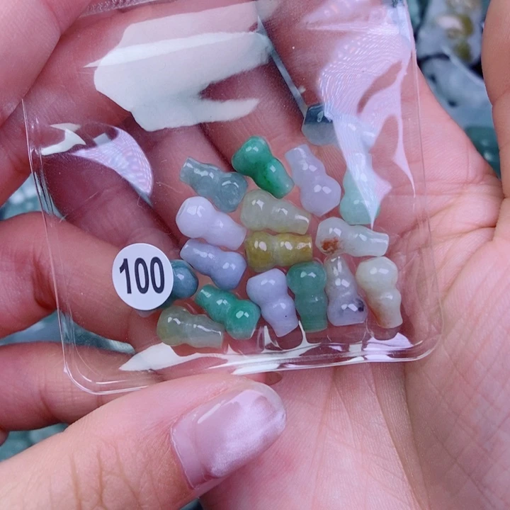 翡翠未镶嵌颈饰肉*吊坠17颗