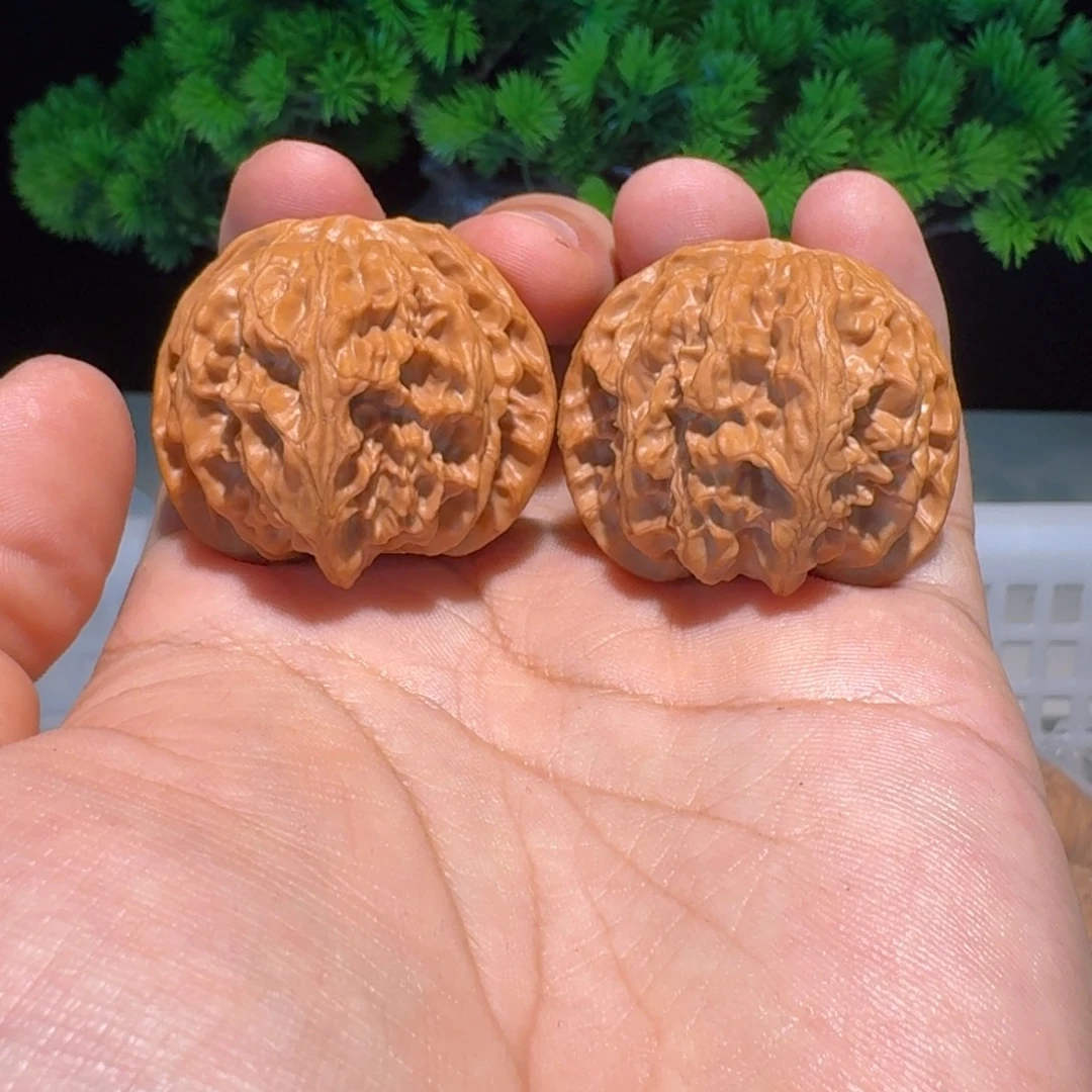 文玩核桃吊坠苹果园