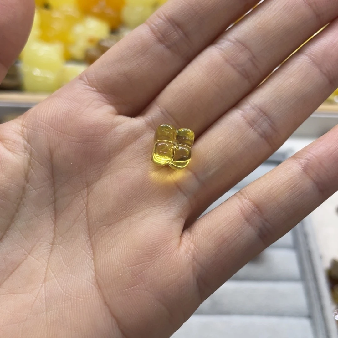 未镶嵌琥珀裸石把****?天然琥珀