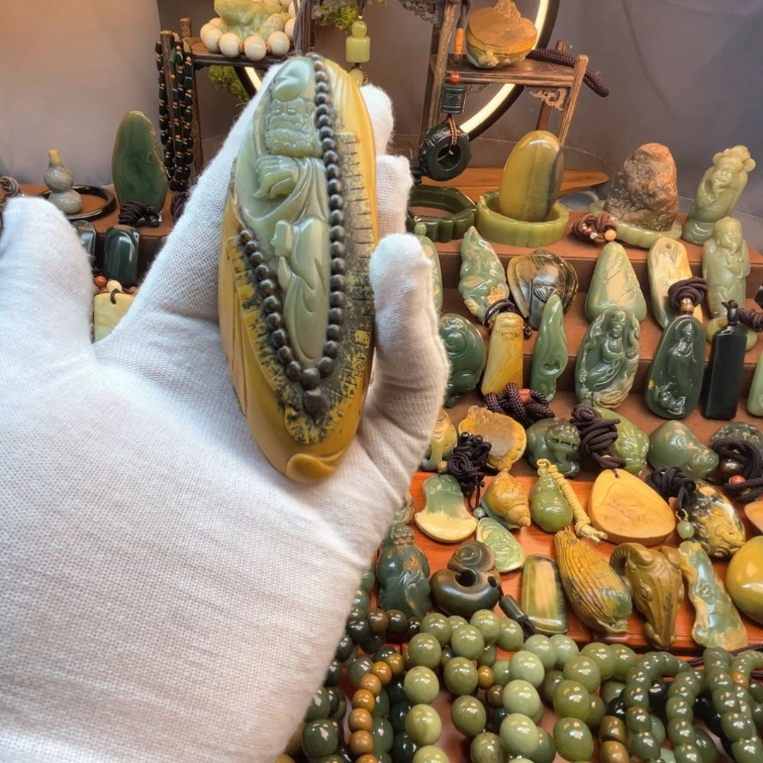 C***X岫岩河磨玉（透闪石质玉）未镶嵌挂件