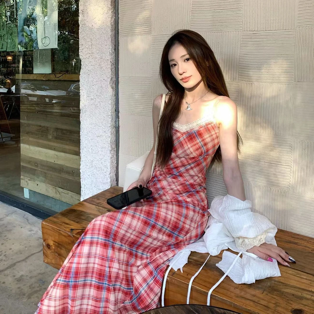 2025新款气质法式格纹吊带茶歇裙女夏季蕾丝V领网纱ins连衣裙长裙