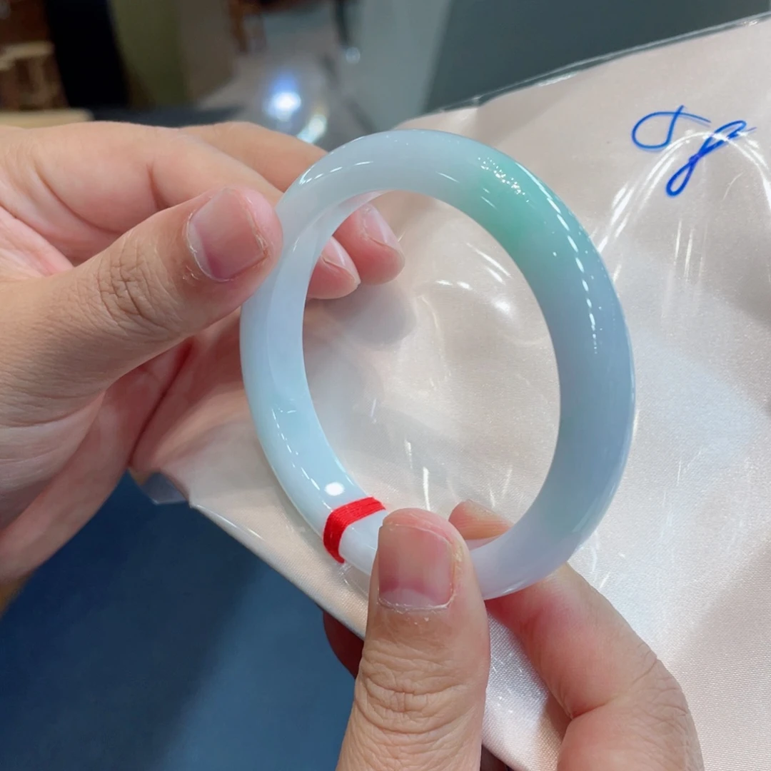 翡翠未镶嵌手镯手镯