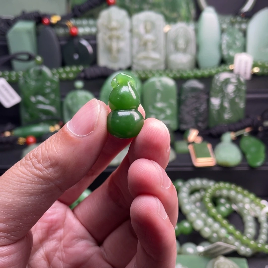 买***冷和田玉（碧玉）未镶嵌颈饰