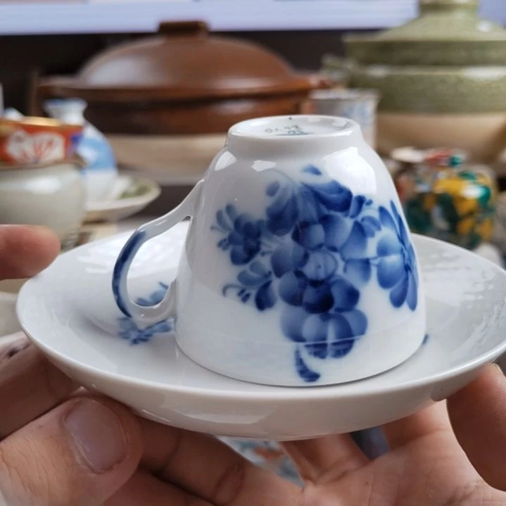 咖啡杯。。。。。歌哈。。。。。