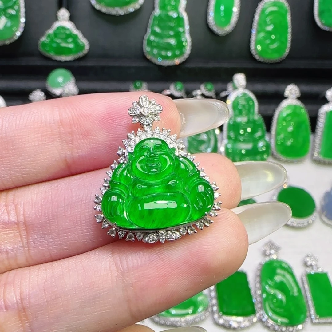 木***孩翡翠18K金镶嵌颈饰