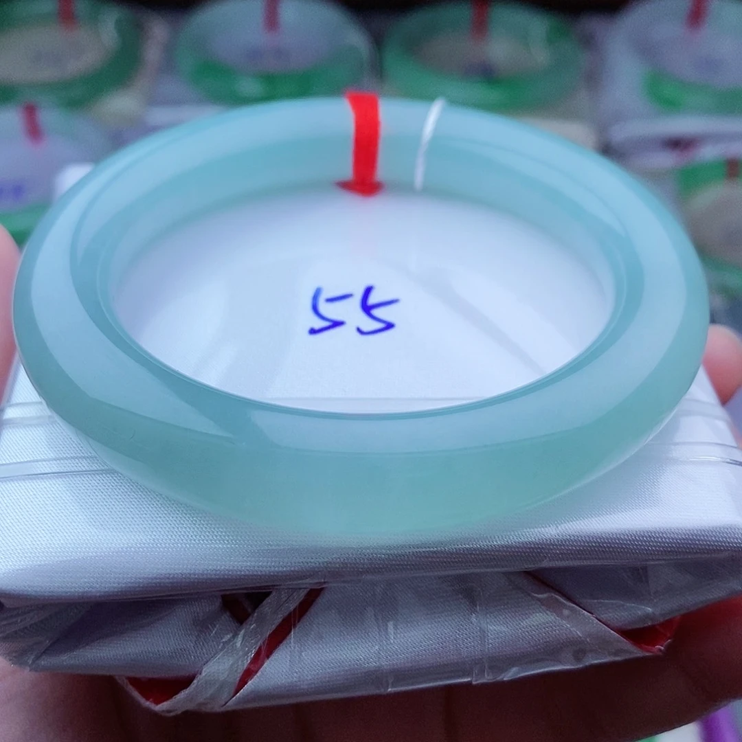 翡翠手镯（圆镯）未镶嵌@*荷0750-55圈口