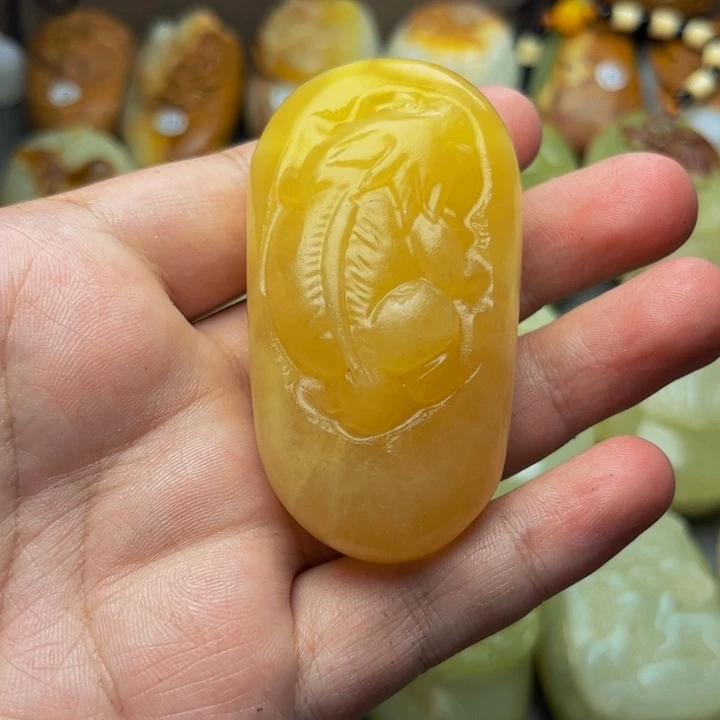 石材方解石手把件貔貅