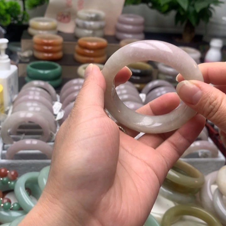 石英质玉未镶嵌手镯