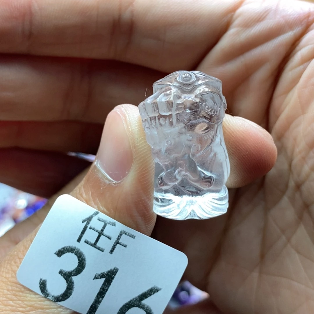 未镶嵌水晶大型摆件（非配饰）