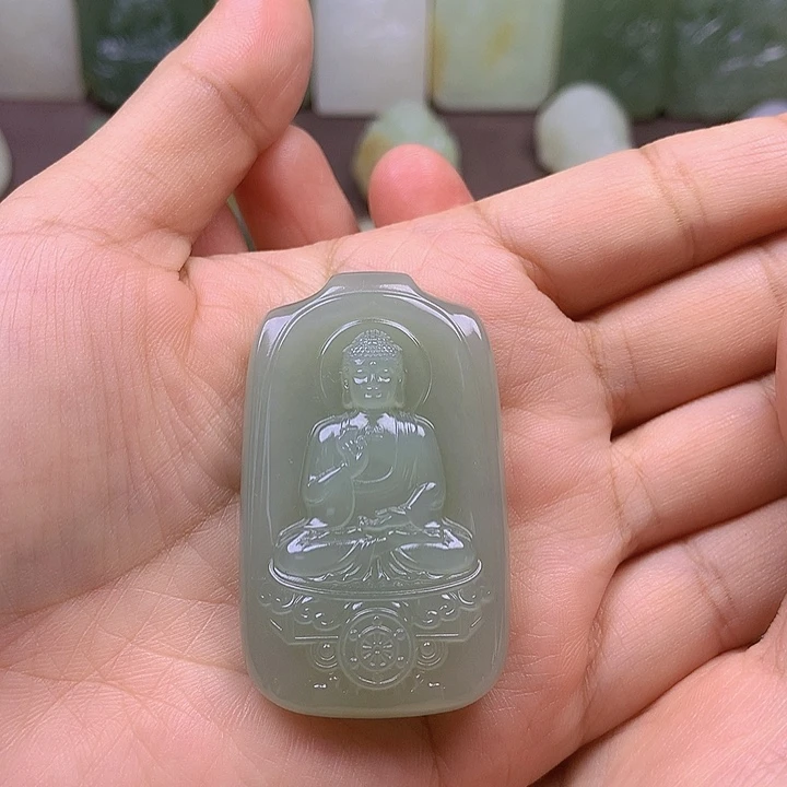 秋***子和田玉未镶嵌颈饰