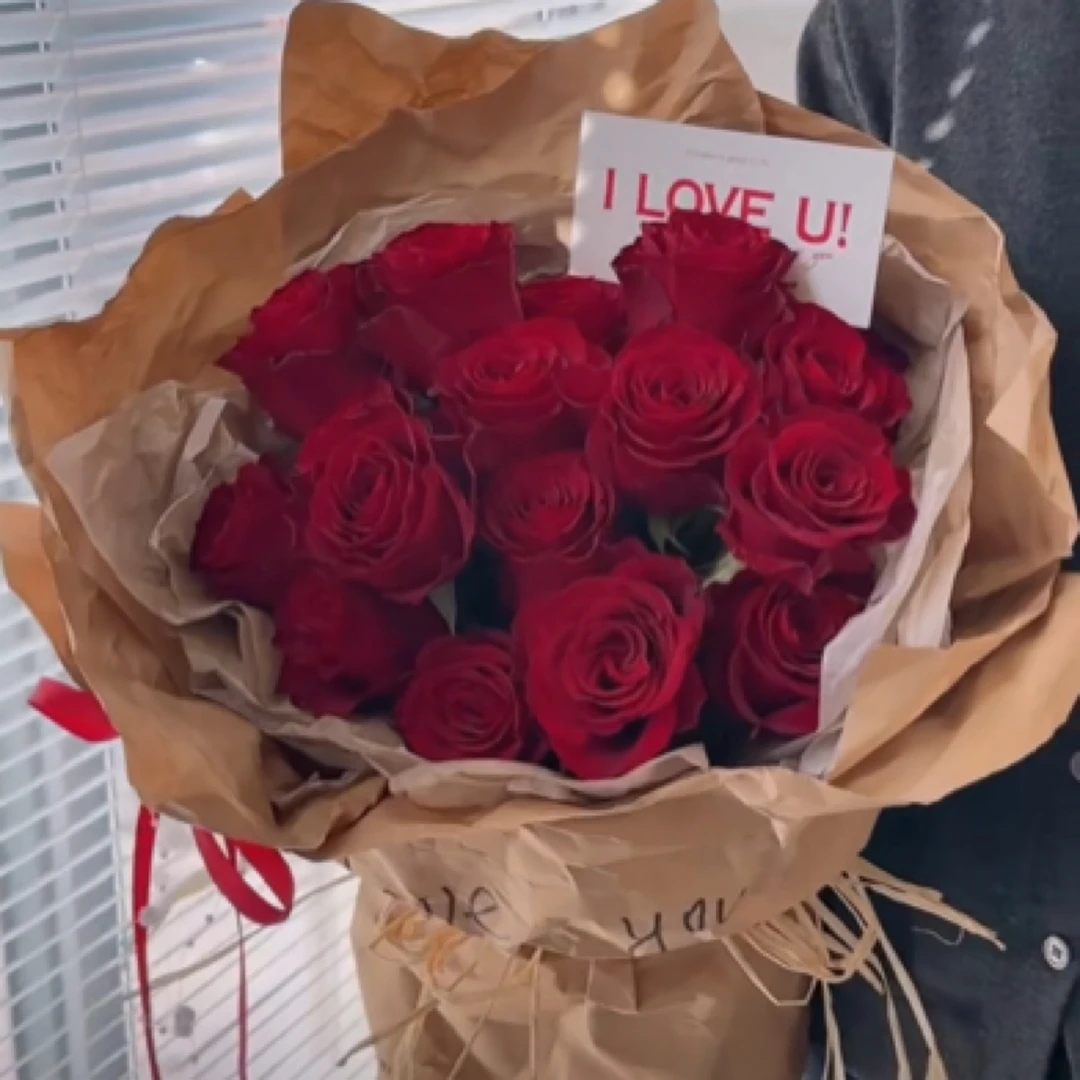 慵懒风15只红玫瑰情人节花束送女朋友送闺蜜送货上门
