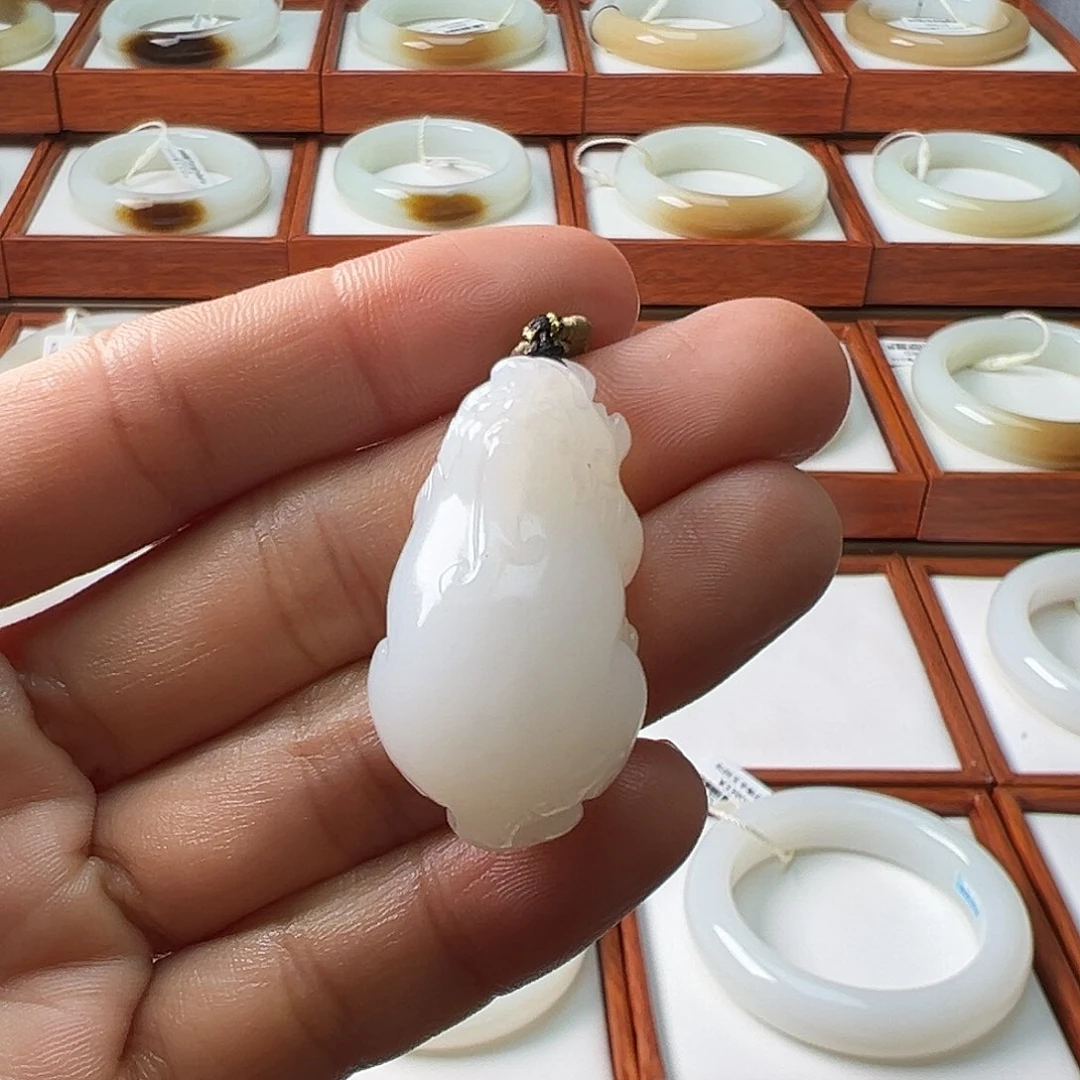 和田玉颈饰未镶嵌