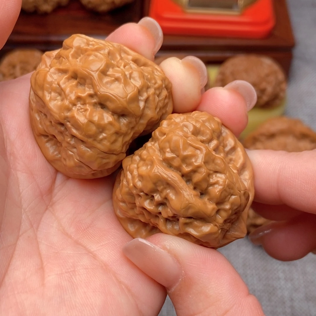 闫***江文玩核桃把件40全品毕业蛙