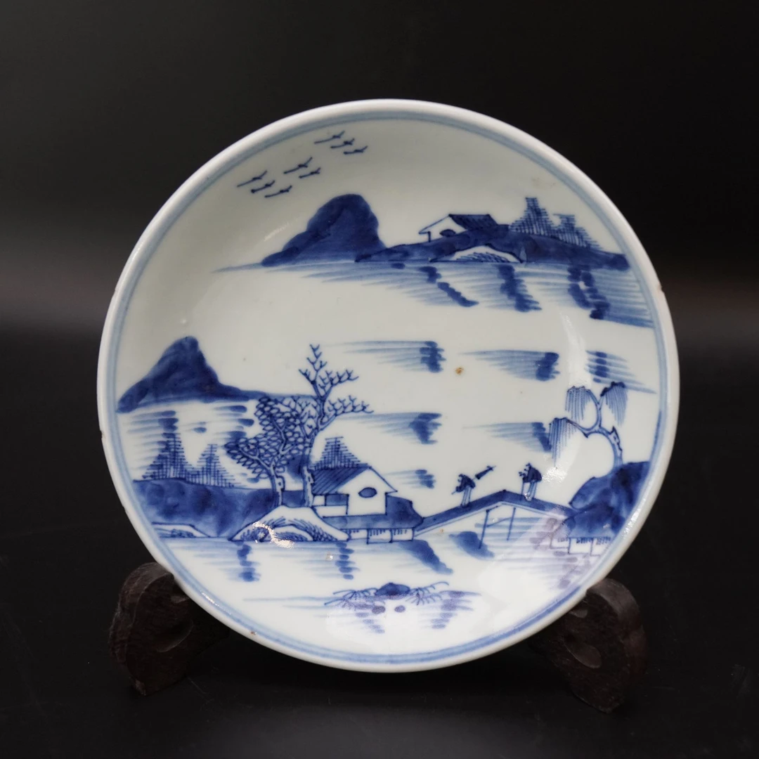 Lot.25090835清乾隆青花内外山水纹赏盘 直径：约15.3cm
