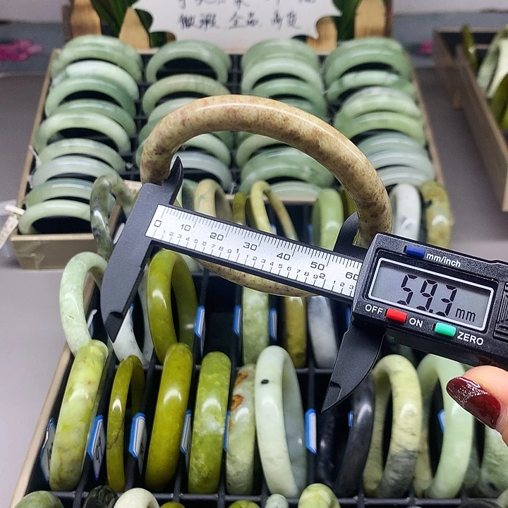 未镶嵌蛇纹石玉手镯107