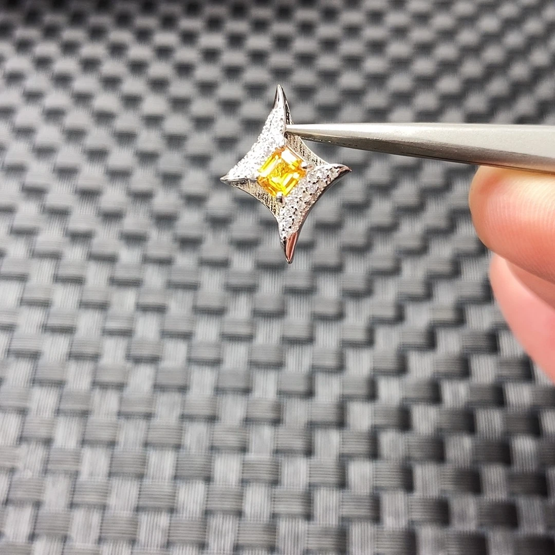 用***8银S925镶嵌蓝宝石吊坠(不含链)