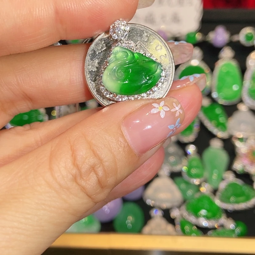 【闪购商品】颈饰未镶嵌翡翠天然翡翠