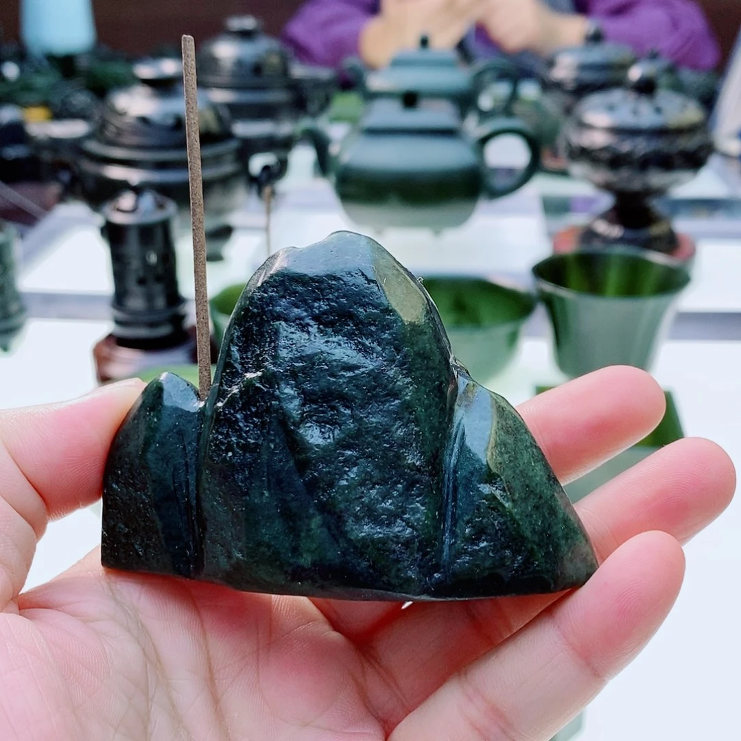 未镶嵌和田玉（青玉）摆件