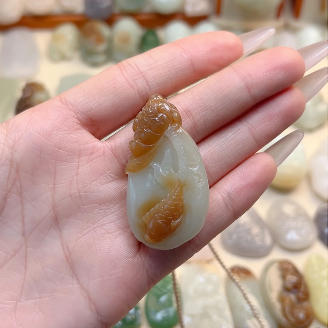 和田玉颈饰未镶嵌富****e