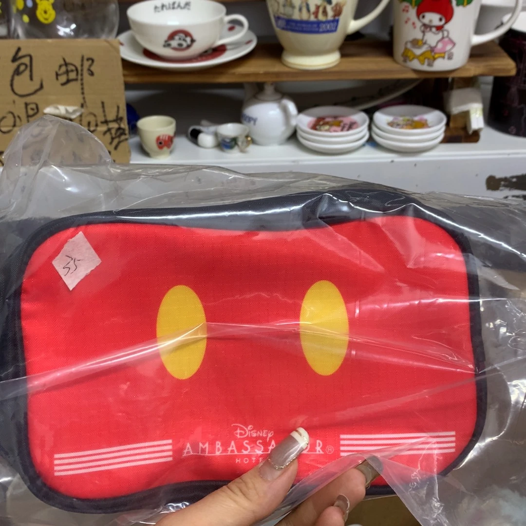 喵***咪瓷片默认微瑕介意勿拍