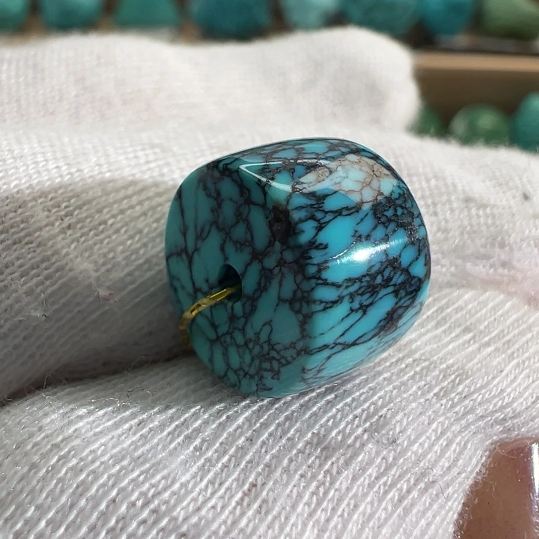 绿松石配饰未镶嵌