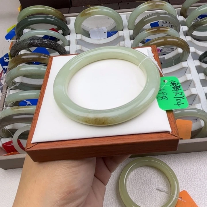 未镶嵌手镯和田玉七月