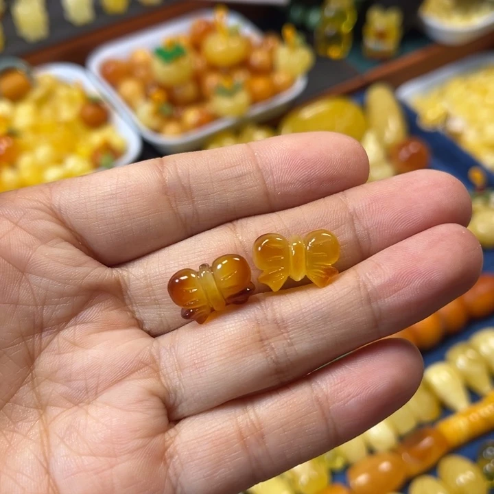 琥珀未镶嵌裸石卡10大加蝴蝶结一对