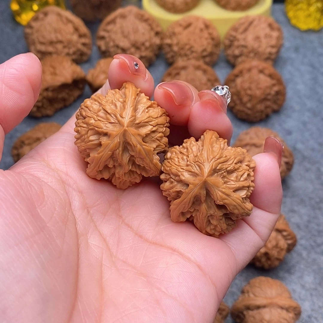 文玩核桃把件精品御龙粗筋三棱人奔34全品