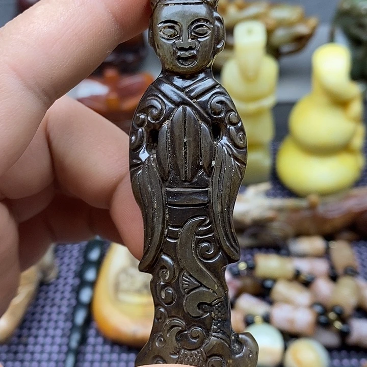未镶嵌蛇纹石玉颈饰