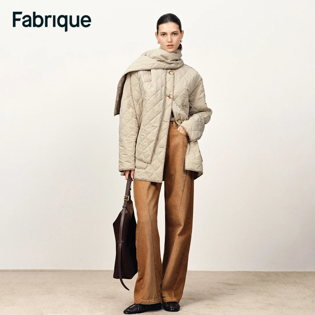 Fabrique Sandra 秋冬新品米灰色格纹镶边配围巾圆领轻薄棉服外套