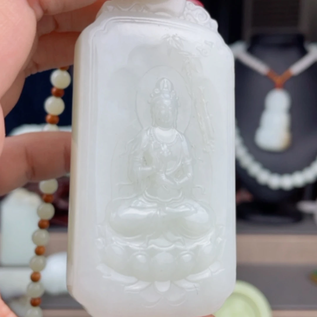 【闪购商品】颈饰未镶嵌和田玉