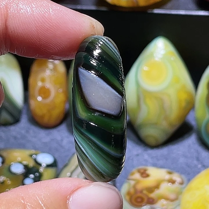 玛瑙/玉髓未镶嵌珠宝奇石