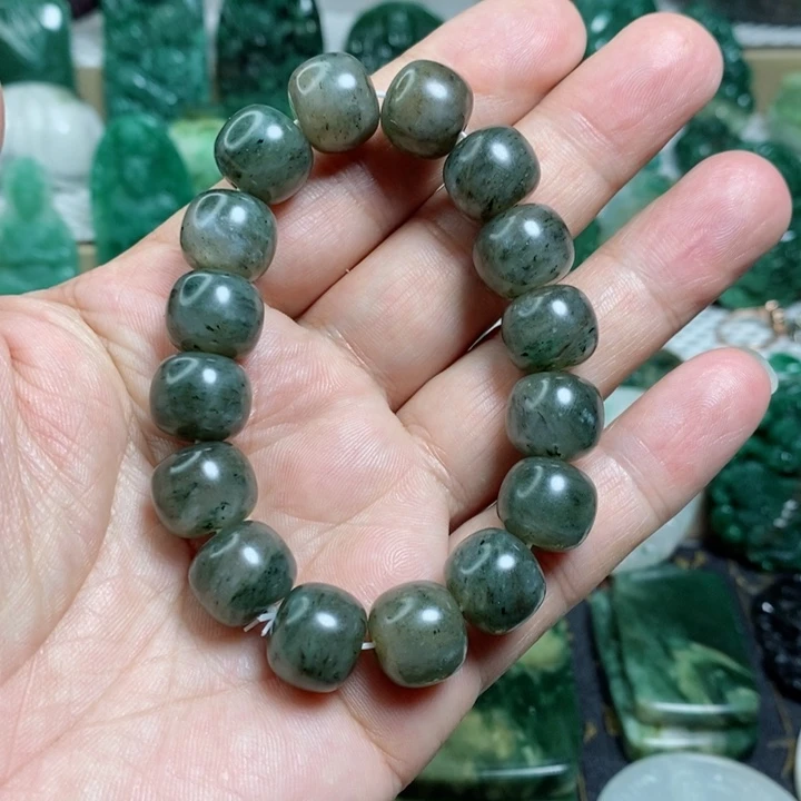 未镶嵌独山玉颈饰