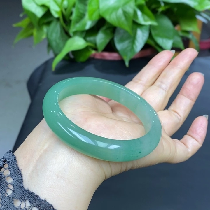 东陵石未镶嵌手镯