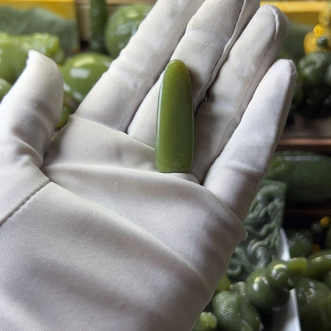 岫岩老玉（透闪石质玉）挂件未镶嵌