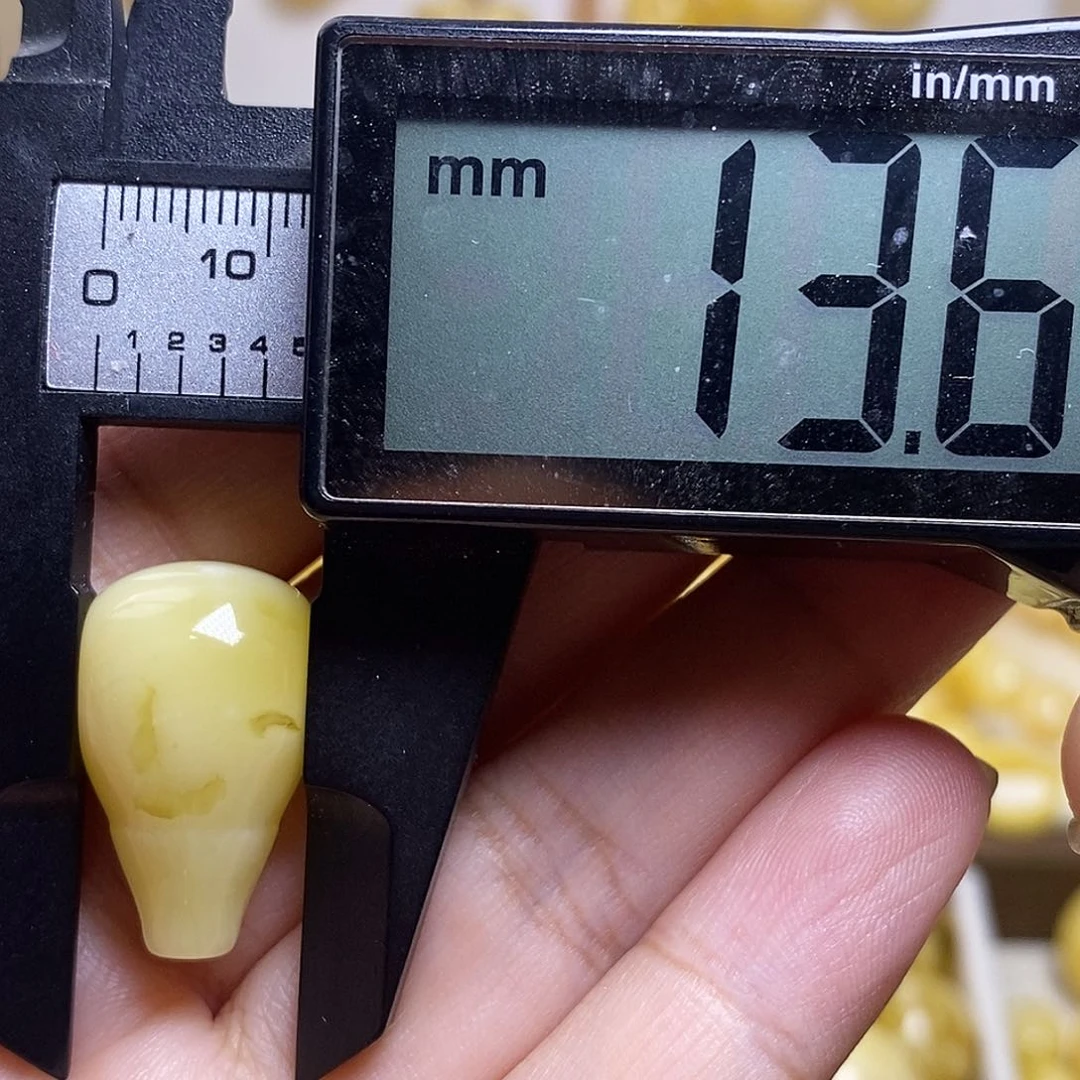 裸石琥珀未镶嵌蜜蜡三通