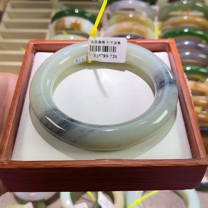 未镶嵌手镯和田玉70。 59