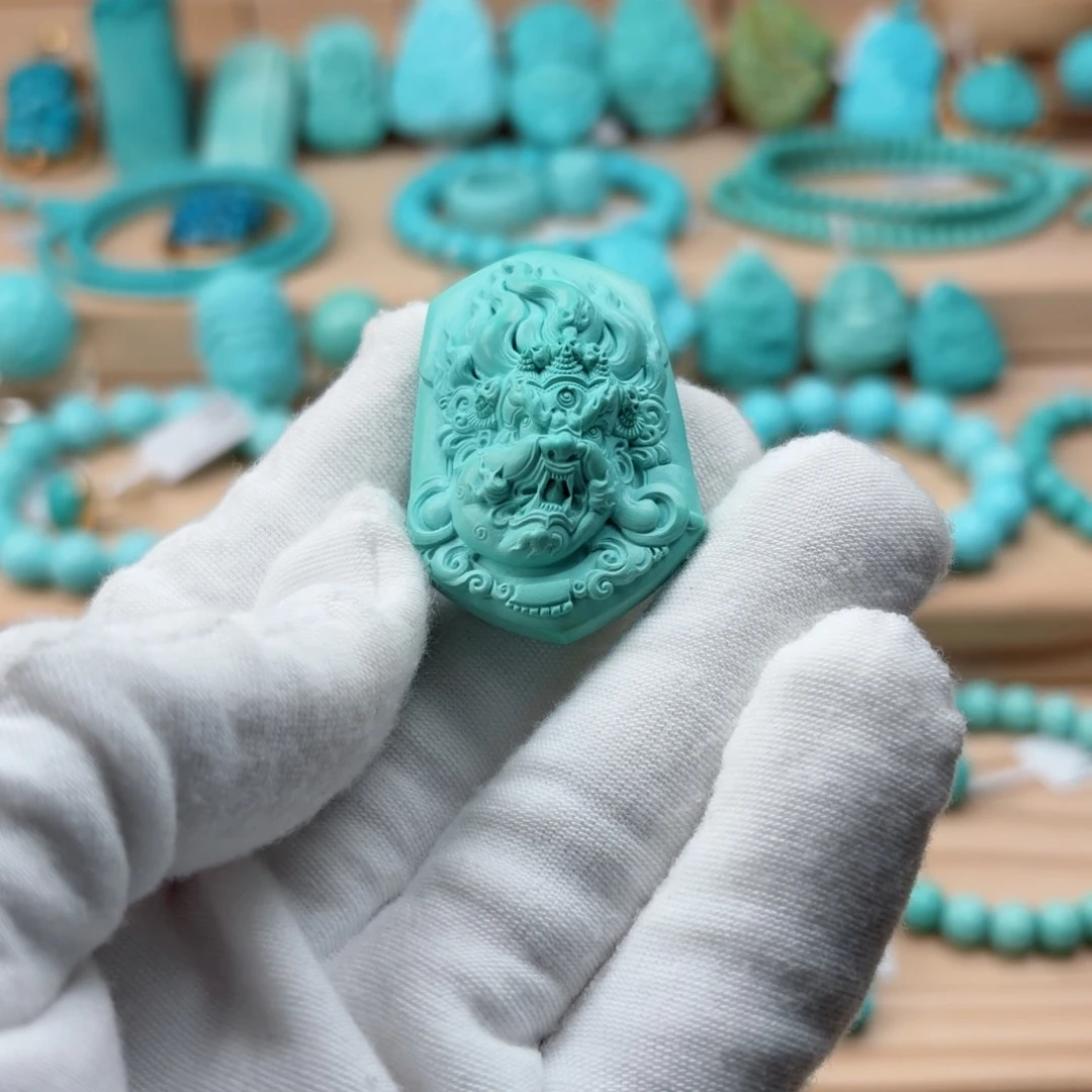 绿松石未镶嵌珠宝奇石