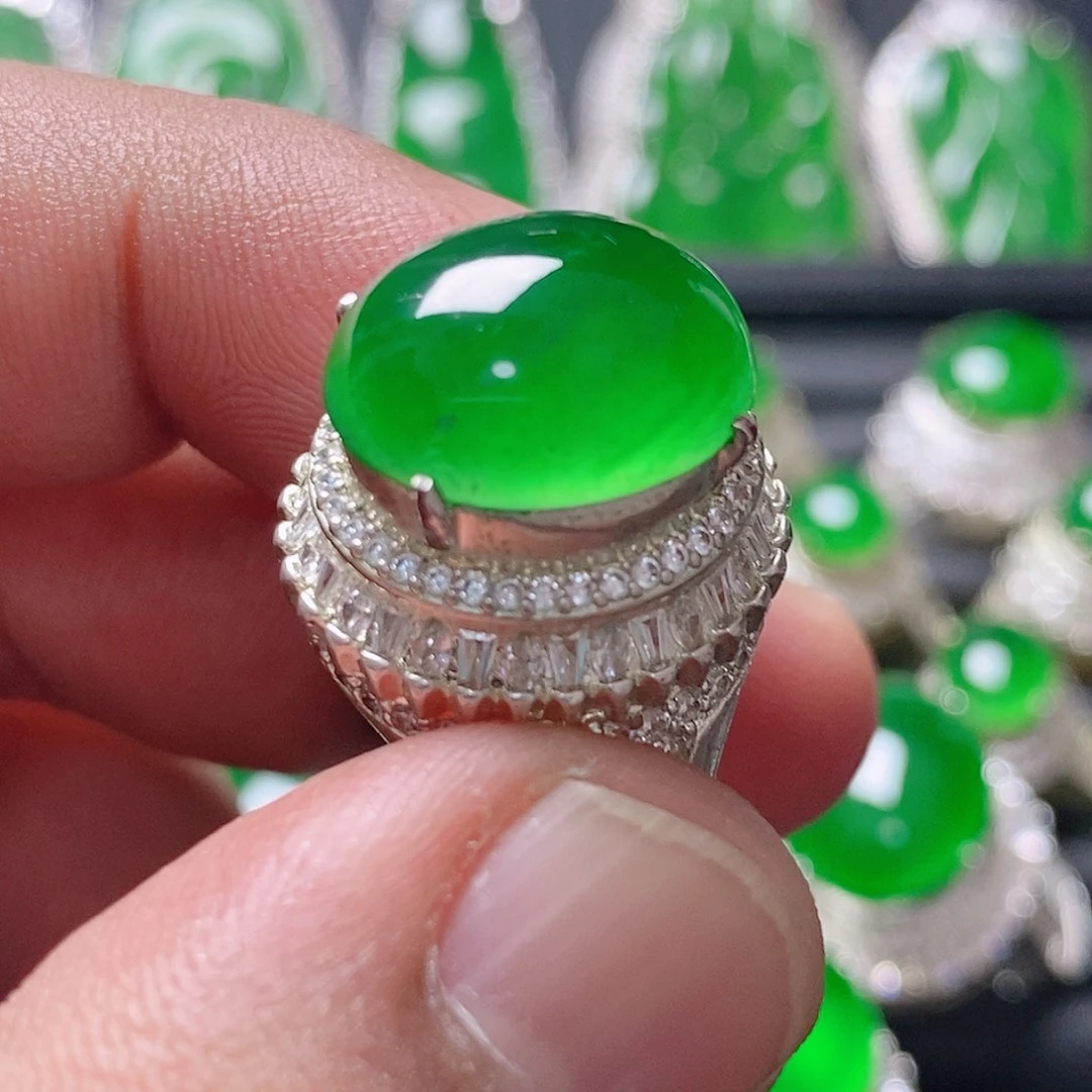 翡翠未镶嵌颈饰