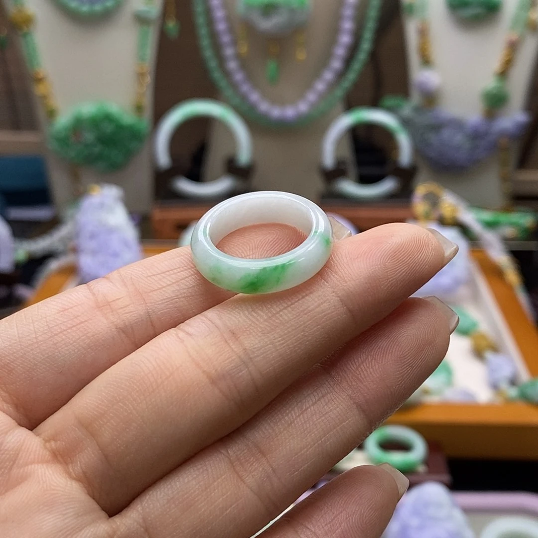 颈饰未镶嵌翡翠天然13