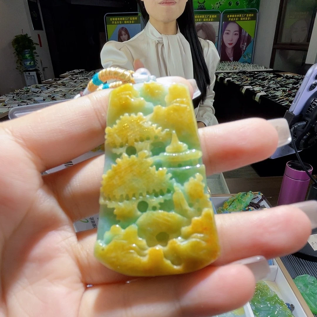 颈饰未镶嵌翡翠一个